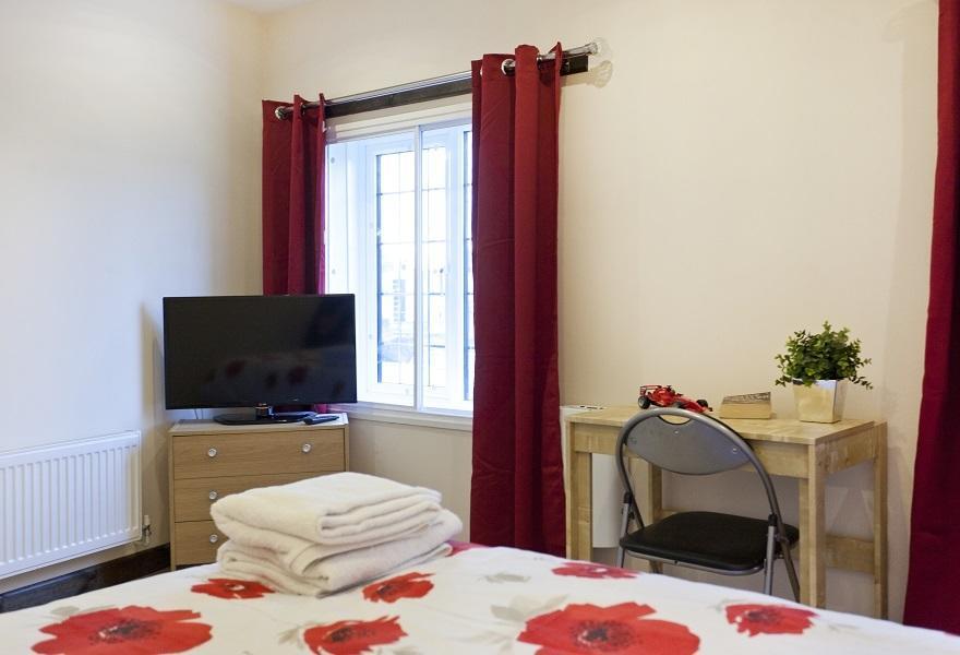 Emporium Apartments - Nottingham City Centre - Your Own Apartment With 3 Bathrooms And Full Kitchen Opposite Victoria Centre Shopping Centre - Cook As You Would At Home - Outdoor Parking For Cars Or Vans At Five Pounds A Day 객실 사진