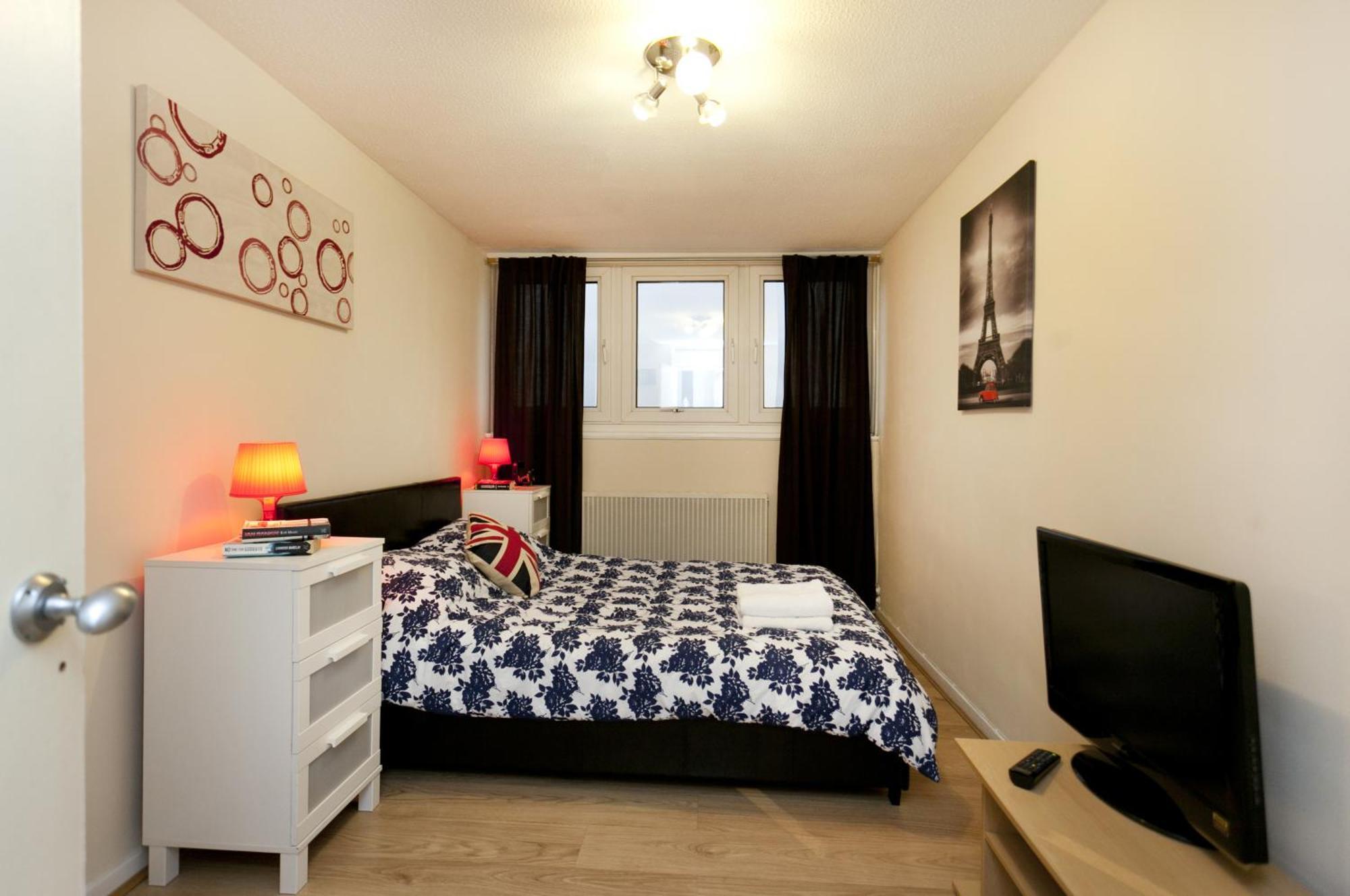 Emporium Apartments - Nottingham City Centre - Your Own Apartment With 3 Bathrooms And Full Kitchen Opposite Victoria Centre Shopping Centre - Cook As You Would At Home - Outdoor Parking For Cars Or Vans At Five Pounds A Day 객실 사진