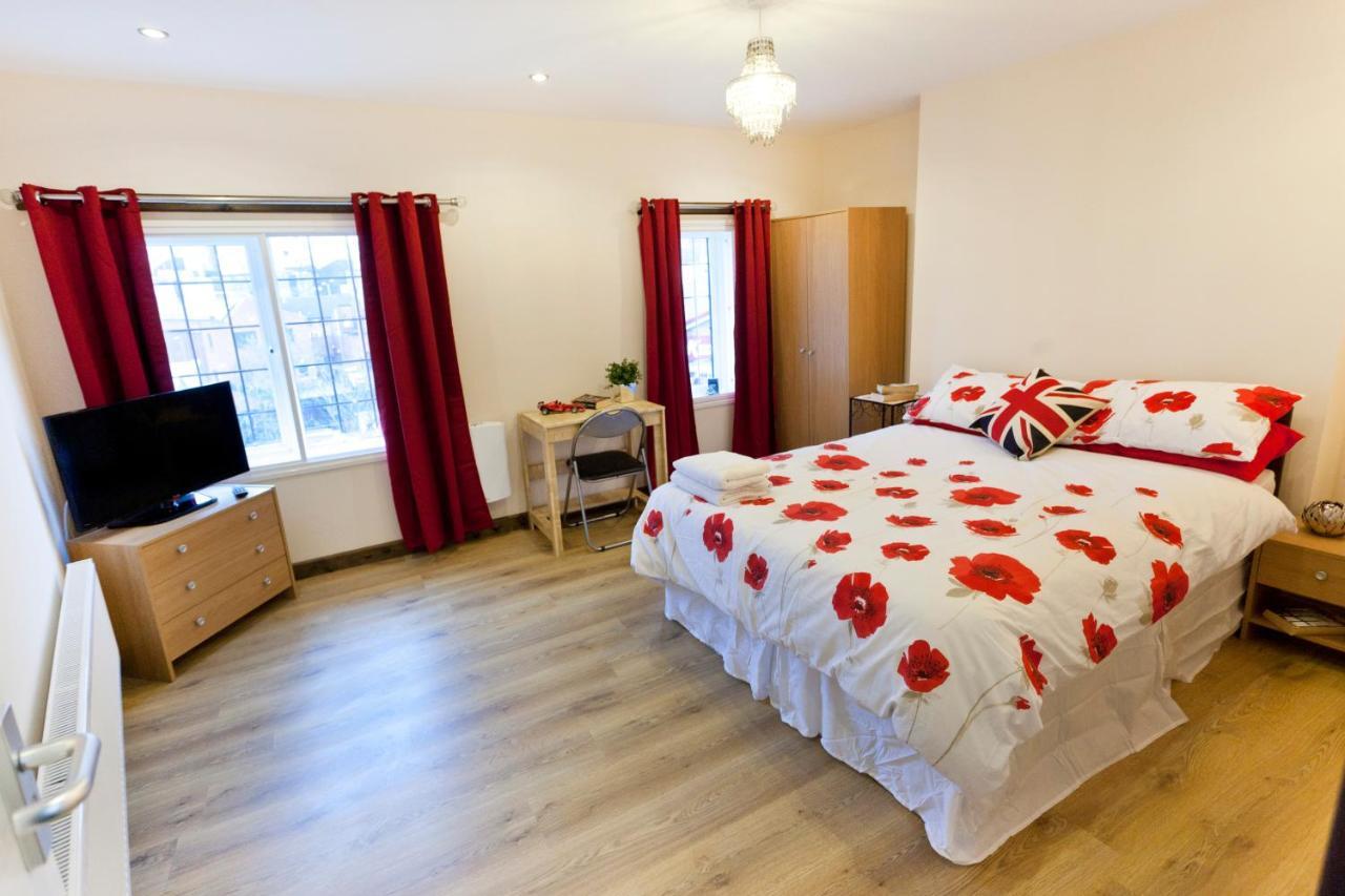 Emporium Apartments - Nottingham City Centre - Your Own Apartment With 3 Bathrooms And Full Kitchen Opposite Victoria Centre Shopping Centre - Cook As You Would At Home - Outdoor Parking For Cars Or Vans At Five Pounds A Day 외부 사진